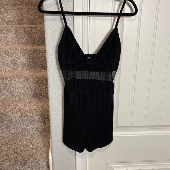 H:Ours Kelly Romper In Black - Picture 7 of 8